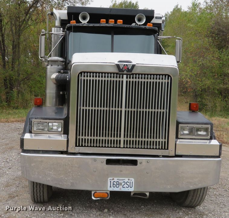image for item DH1670 1993 Western Star 4964F dump truck