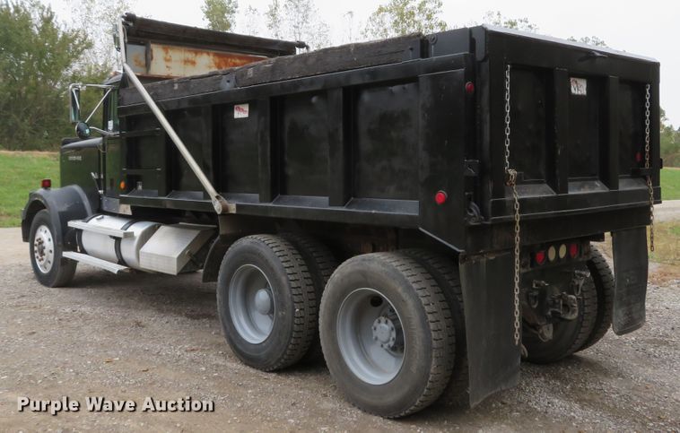 image for item DH1670 1993 Western Star 4964F dump truck