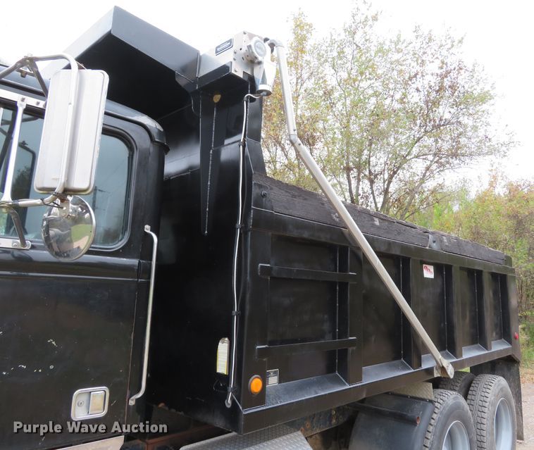 image for item DH1670 1993 Western Star 4964F dump truck