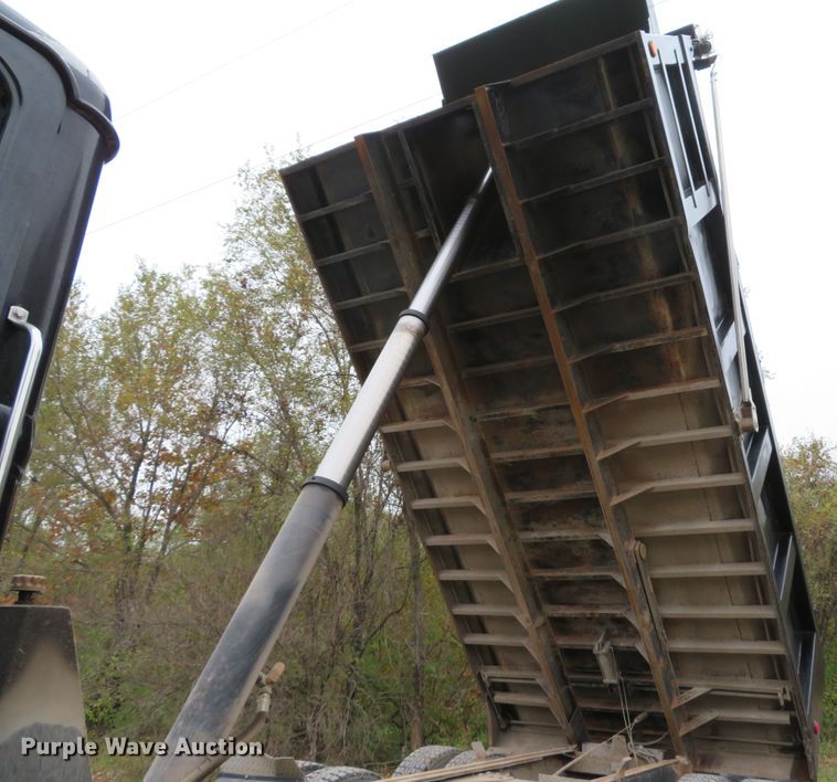 image for item DH1670 1993 Western Star 4964F dump truck