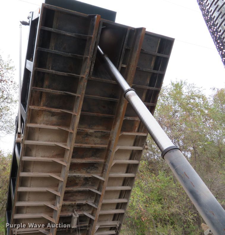 image for item DH1670 1993 Western Star 4964F dump truck