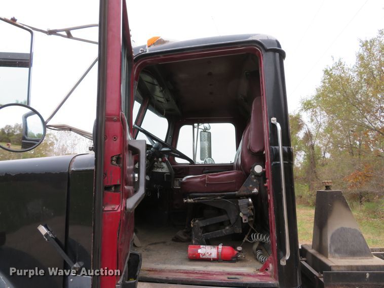 image for item DH1670 1993 Western Star 4964F dump truck