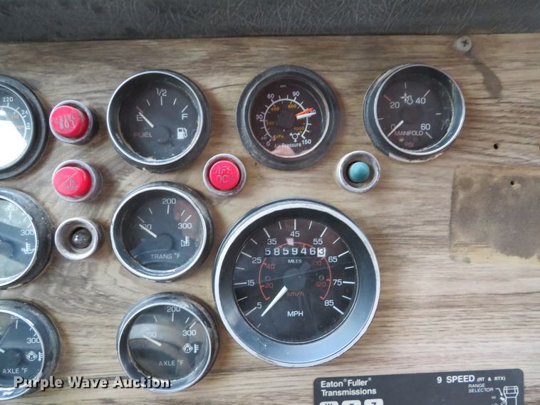 image for item DH1670 1993 Western Star 4964F dump truck