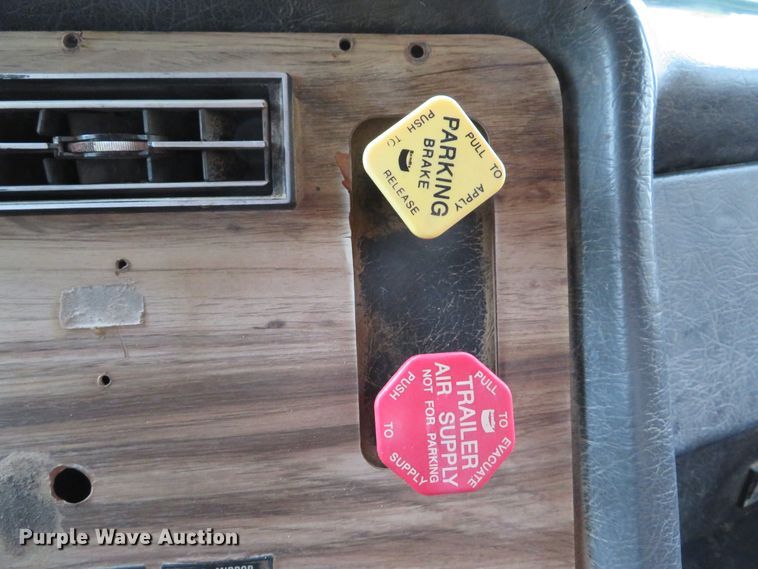 image for item DH1670 1993 Western Star 4964F dump truck