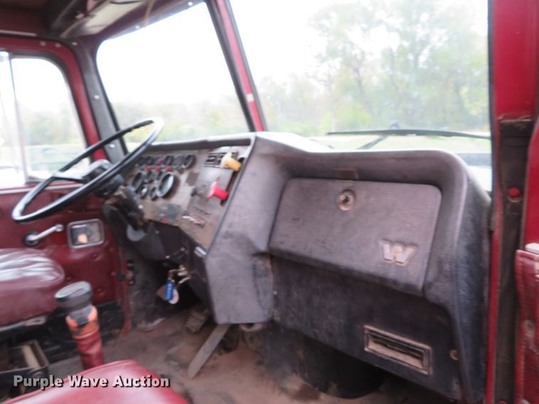 image for item DH1670 1993 Western Star 4964F dump truck