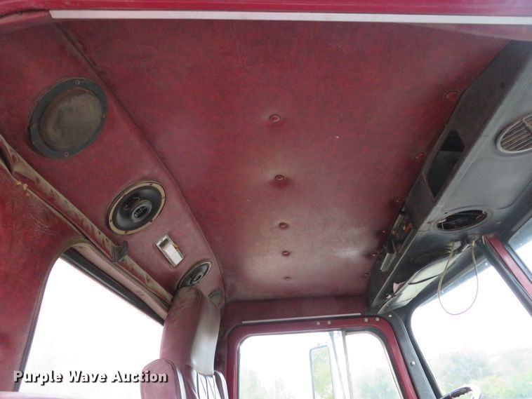 image for item DH1670 1993 Western Star 4964F dump truck