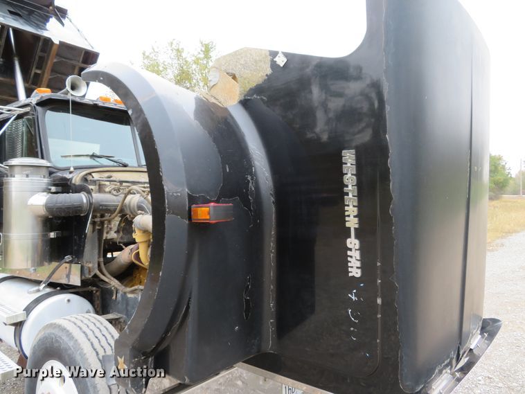 image for item DH1670 1993 Western Star 4964F dump truck