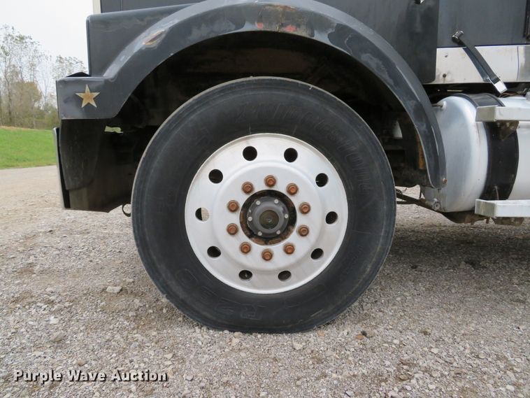image for item DH1670 1993 Western Star 4964F dump truck