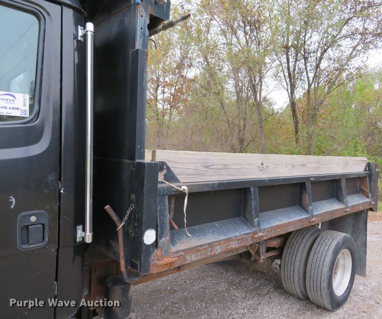 image for item DH1671 2000 Freightliner FL60 dump truck
