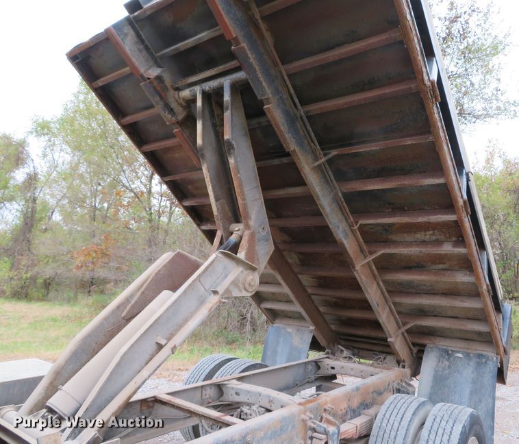 image for item DH1671 2000 Freightliner FL60 dump truck