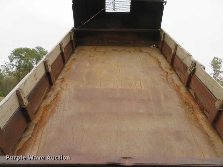 image for item DH1671 2000 Freightliner FL60 dump truck