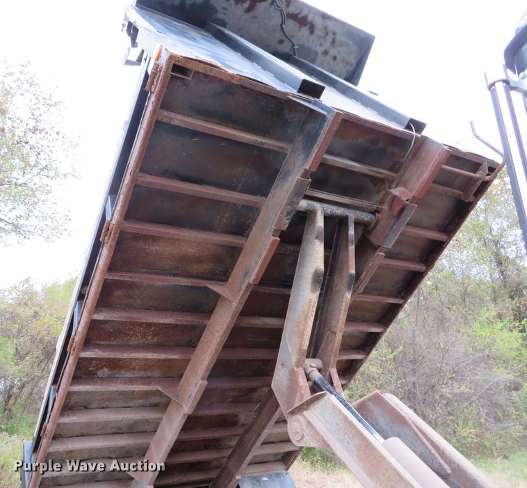 image for item DH1671 2000 Freightliner FL60 dump truck