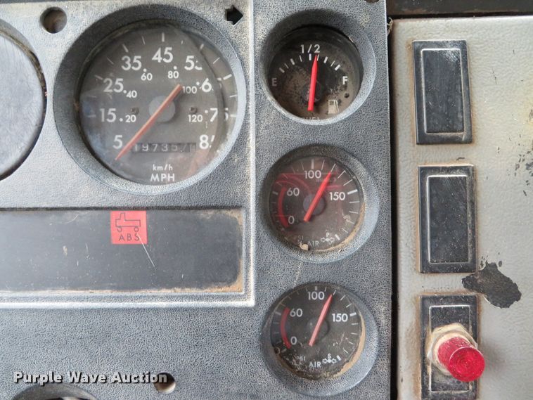 image for item DH1671 2000 Freightliner FL60 dump truck