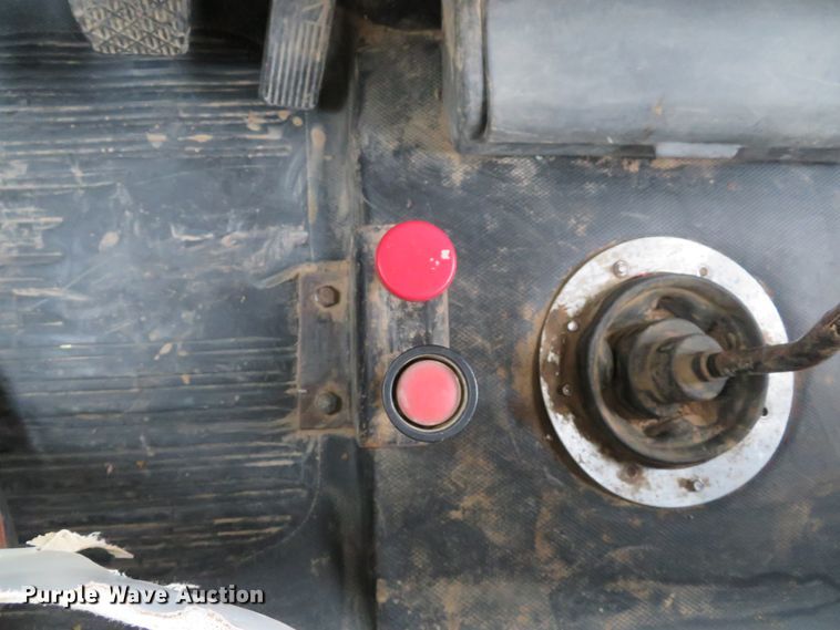 image for item DH1671 2000 Freightliner FL60 dump truck