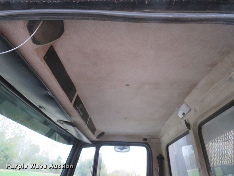 image for item DH1671 2000 Freightliner FL60 dump truck