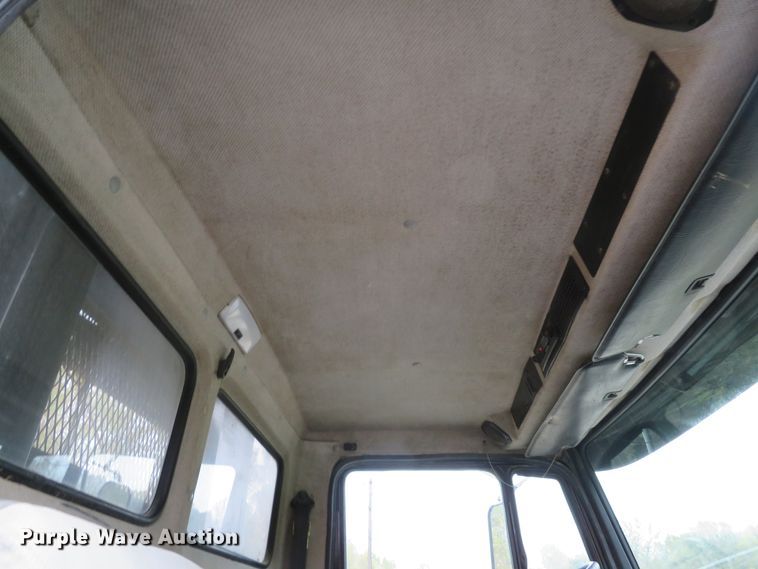 image for item DH1671 2000 Freightliner FL60 dump truck