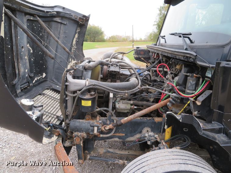 image for item DH1671 2000 Freightliner FL60 dump truck