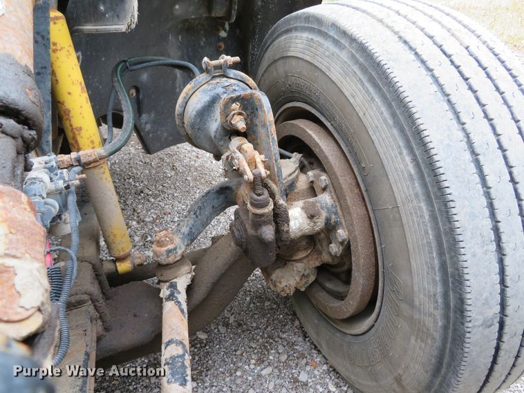 image for item DH1671 2000 Freightliner FL60 dump truck