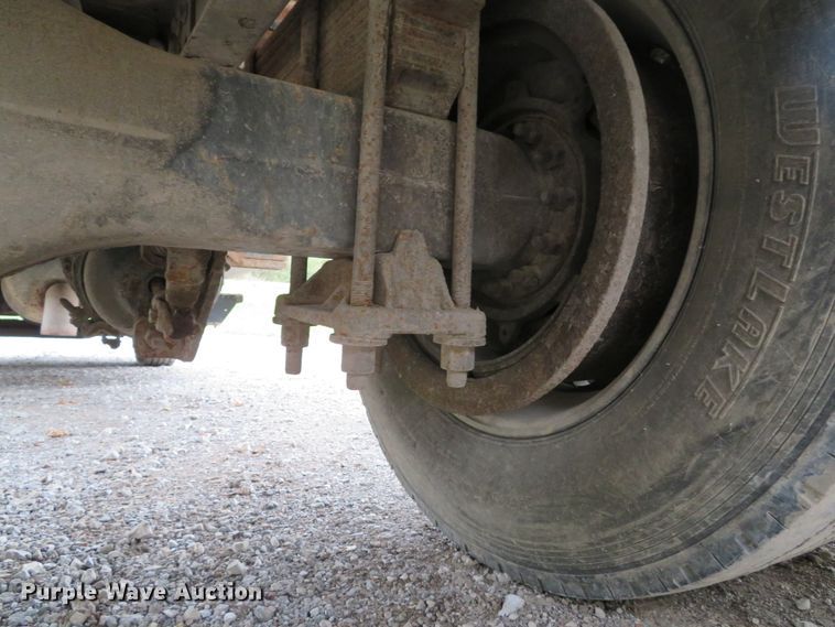 image for item DH1671 2000 Freightliner FL60 dump truck