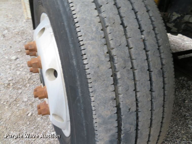 image for item DH1671 2000 Freightliner FL60 dump truck