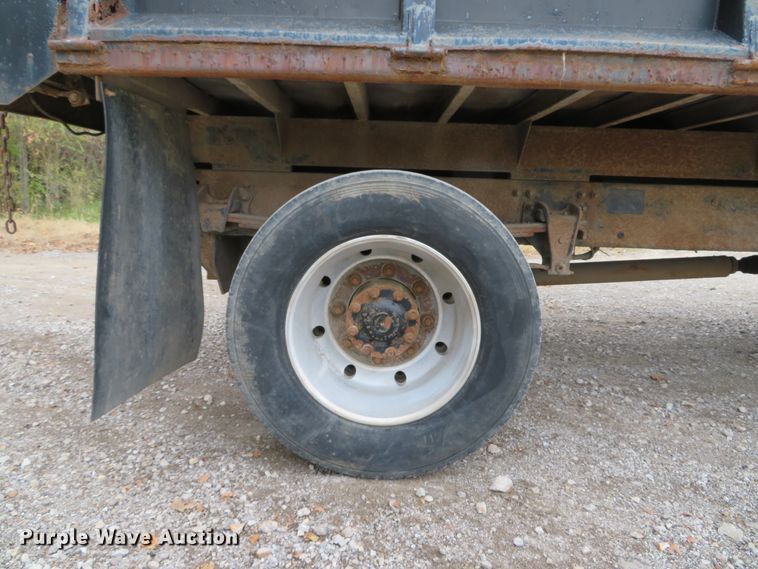 image for item DH1671 2000 Freightliner FL60 dump truck