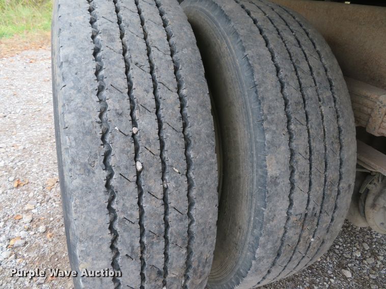 image for item DH1671 2000 Freightliner FL60 dump truck