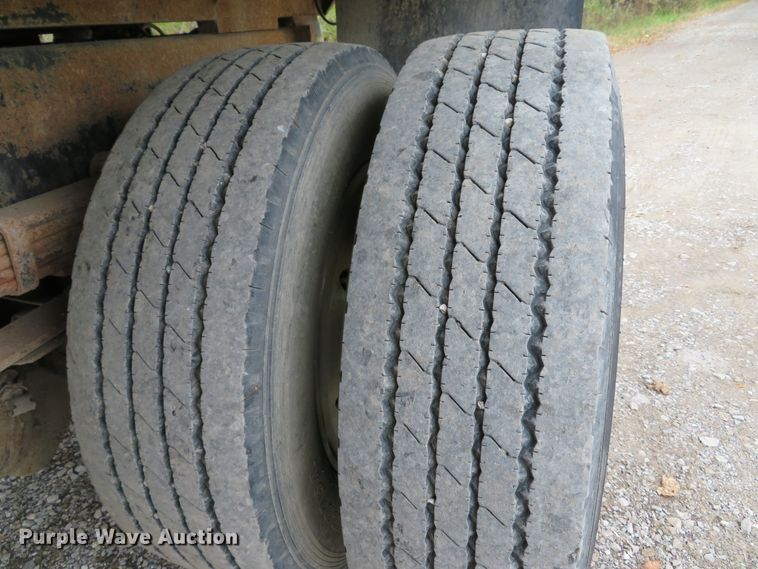 image for item DH1671 2000 Freightliner FL60 dump truck