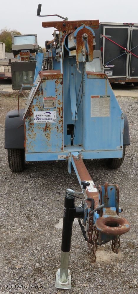 image for item DH1673 2005 Genie TML-4000N light plant