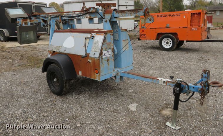 image for item DH1673 2005 Genie TML-4000N light plant