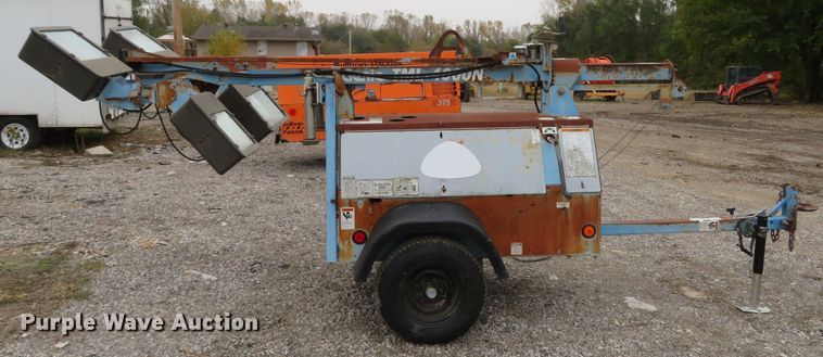 image for item DH1673 2005 Genie TML-4000N light plant