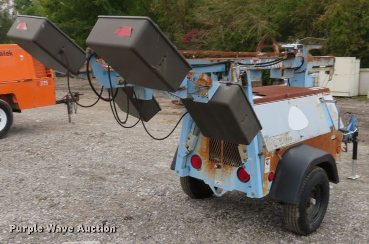 image for item DH1673 2005 Genie TML-4000N light plant