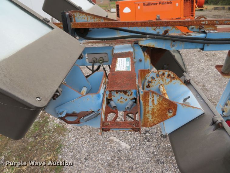 image for item DH1673 2005 Genie TML-4000N light plant