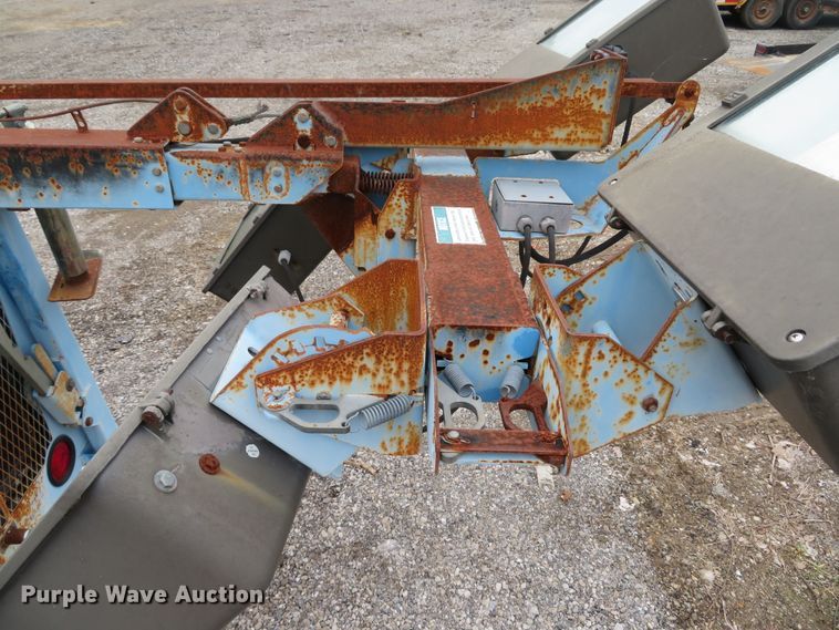 image for item DH1673 2005 Genie TML-4000N light plant