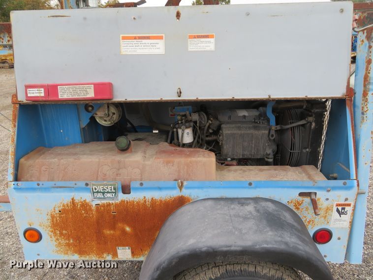 image for item DH1673 2005 Genie TML-4000N light plant