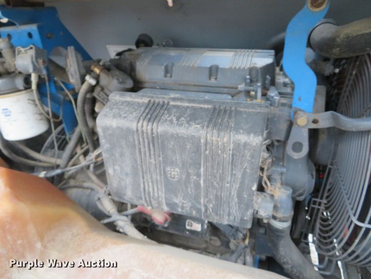 image for item DH1673 2005 Genie TML-4000N light plant