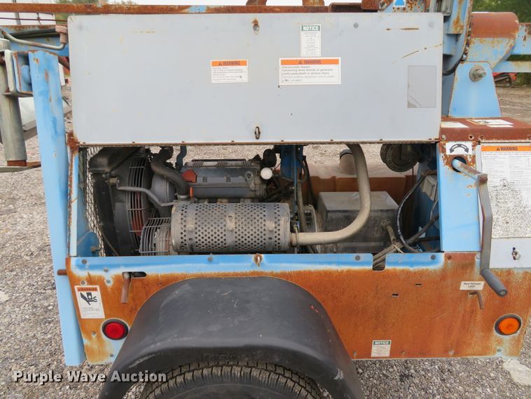 image for item DH1673 2005 Genie TML-4000N light plant