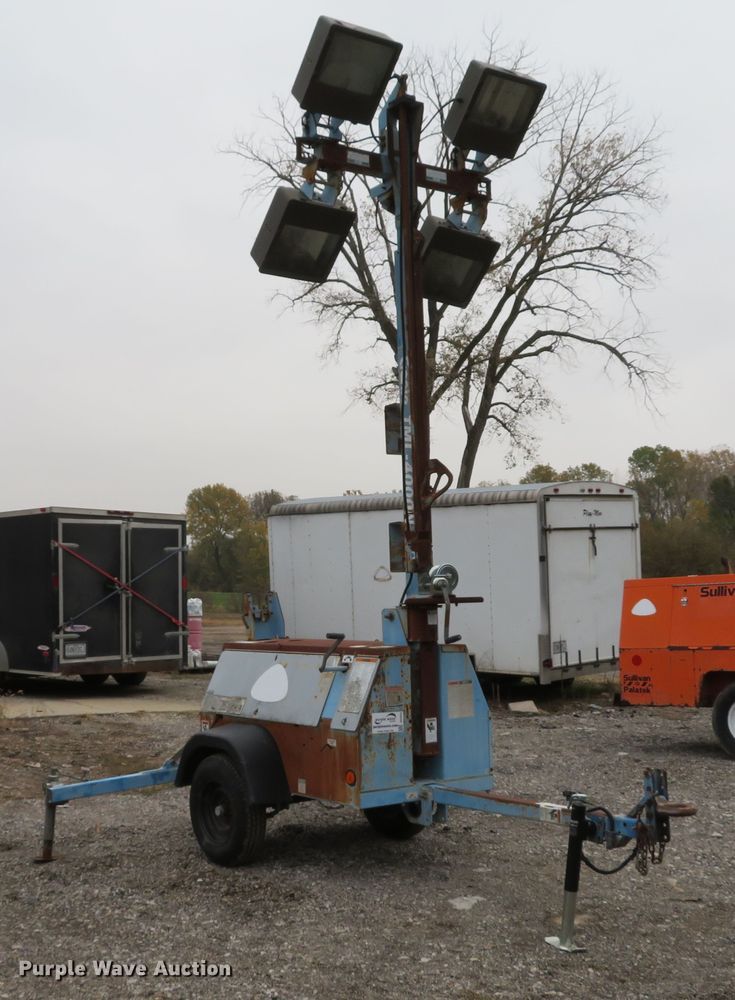 image for item DH1673 2005 Genie TML-4000N light plant