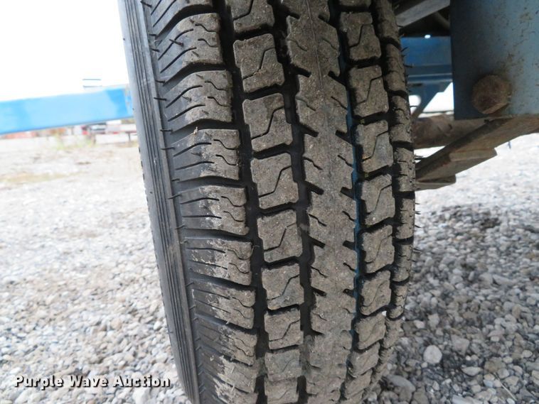 image for item DH1673 2005 Genie TML-4000N light plant