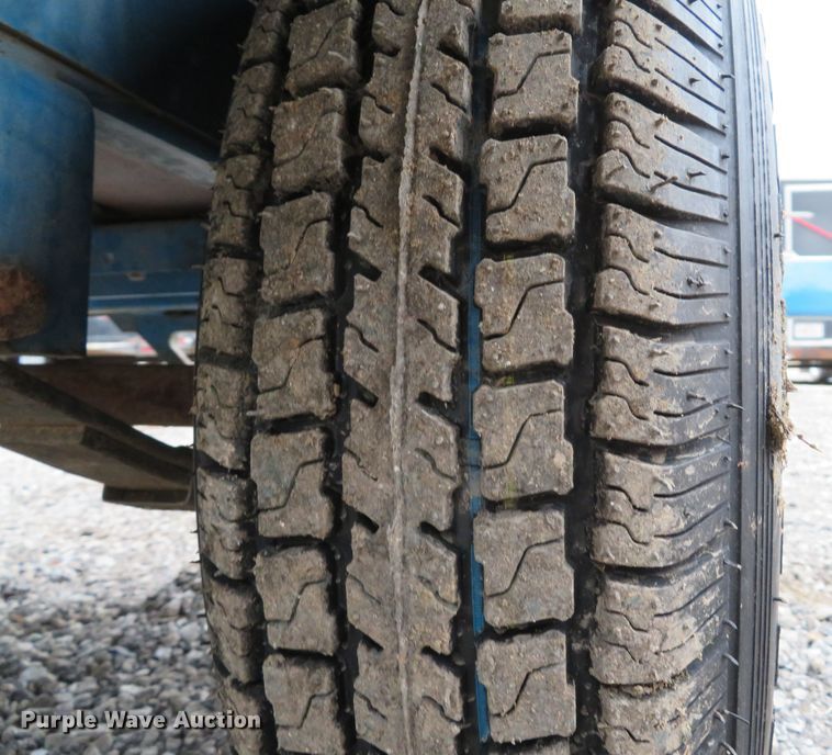 image for item DH1673 2005 Genie TML-4000N light plant