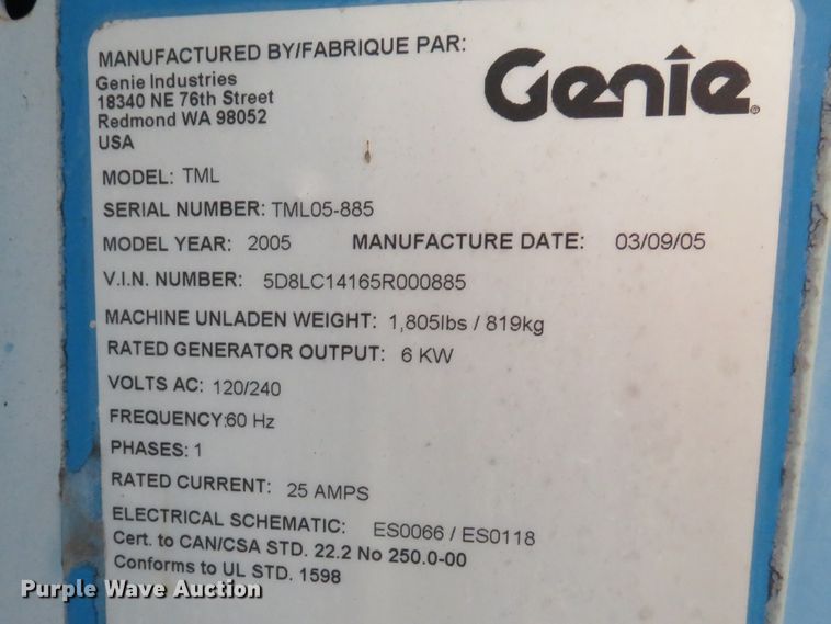 image for item DH1673 2005 Genie TML-4000N light plant