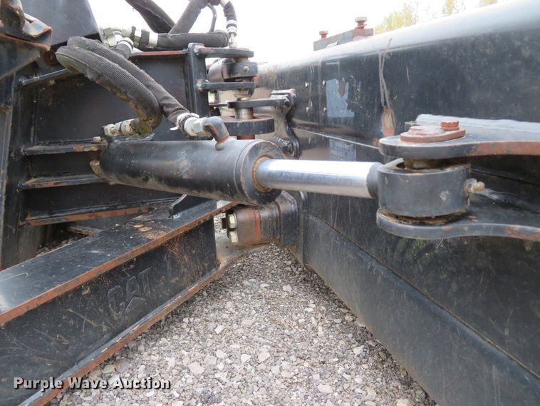 image for item DH1675 Caterpillar six-way skid steer dozer blade