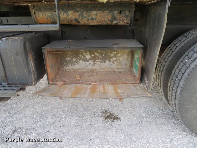 image for item DH1685 2003 Sterling LT9500 dump truck