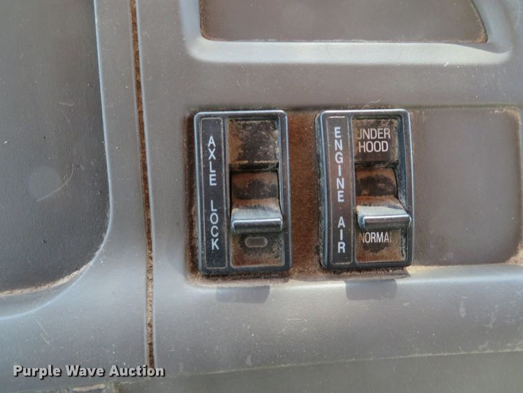 image for item DH1685 2003 Sterling LT9500 dump truck