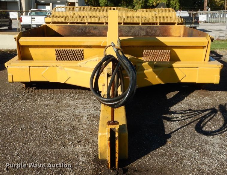 image for item DH2217 2007 Reynolds 18CMX12.5 scraper