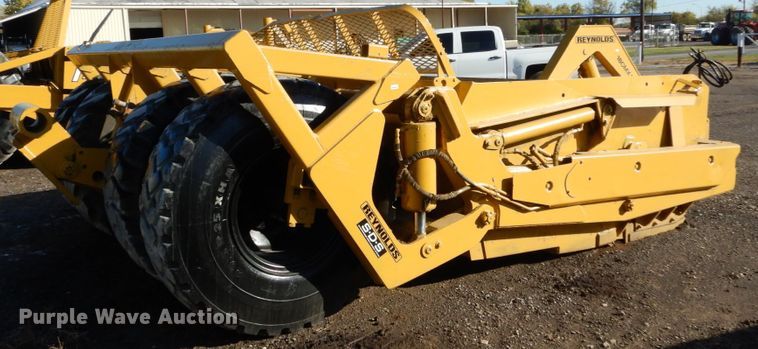 image for item DH2217 2007 Reynolds 18CMX12.5 scraper