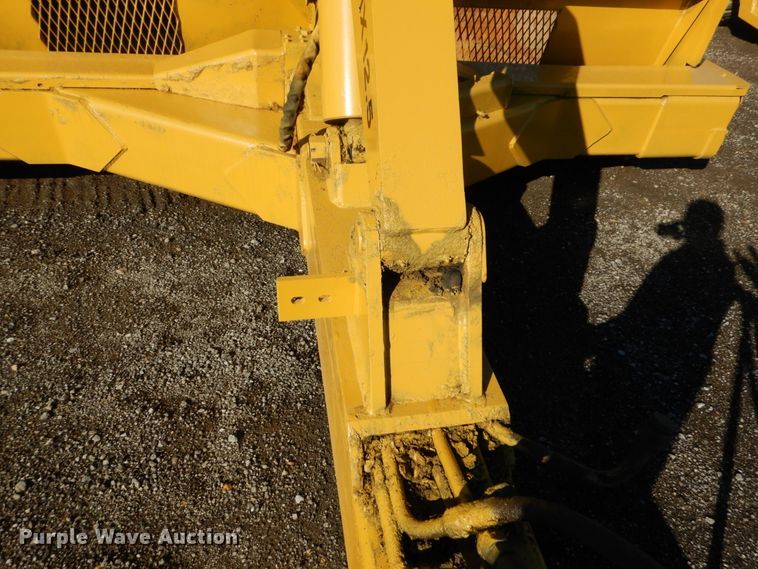 image for item DH2217 2007 Reynolds 18CMX12.5 scraper