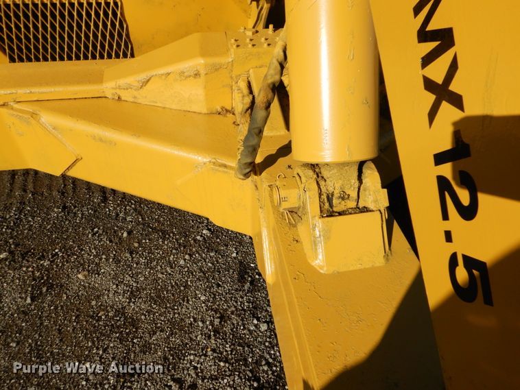 image for item DH2217 2007 Reynolds 18CMX12.5 scraper