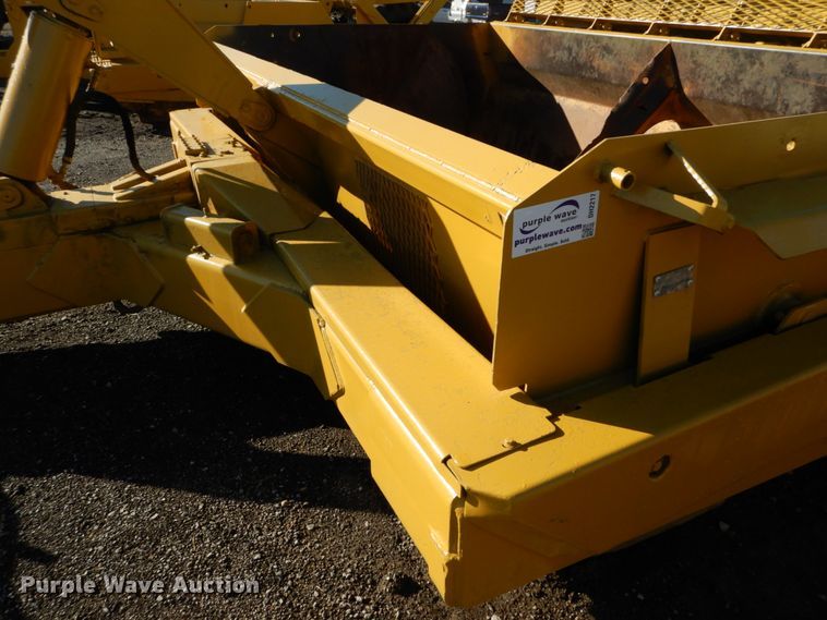 image for item DH2217 2007 Reynolds 18CMX12.5 scraper