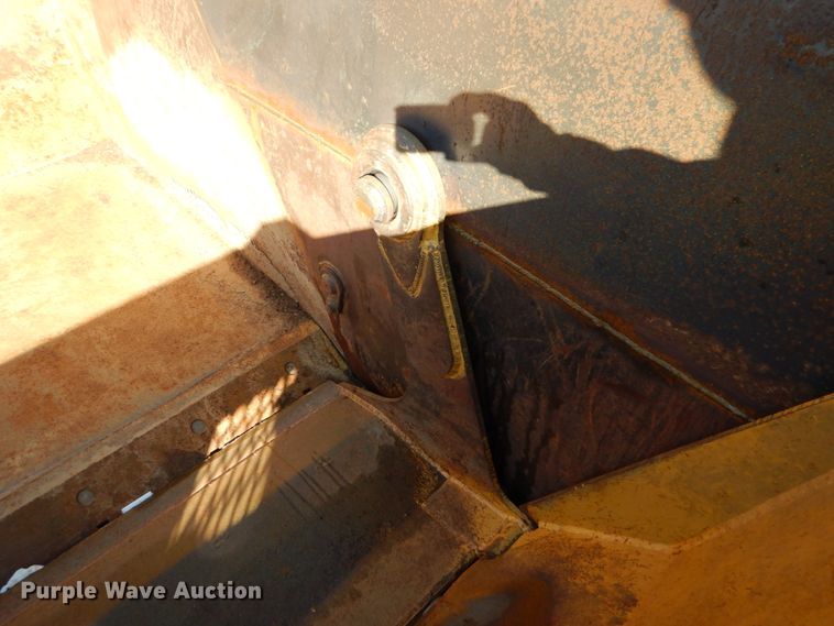 image for item DH2217 2007 Reynolds 18CMX12.5 scraper