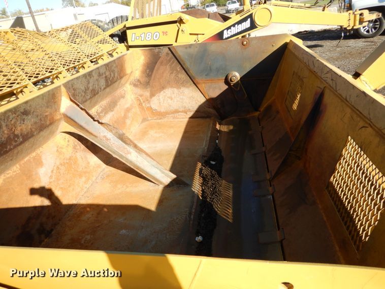 image for item DH2217 2007 Reynolds 18CMX12.5 scraper